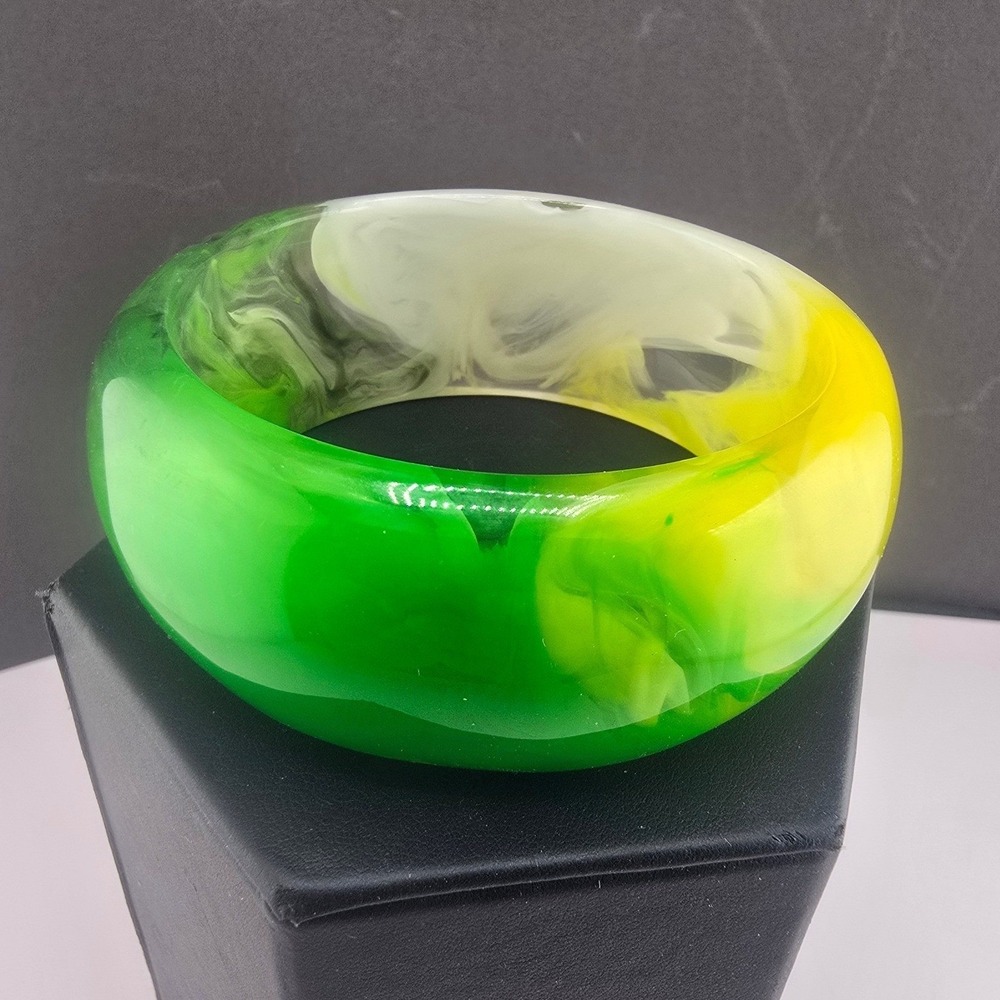 Vintage Estate Bangle Bracelet Green Yellow White Marbled Resin Chunky 8.25